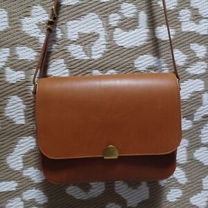 MAKE AN OFFER-Madewell Aboard Elegant Tan Leather Shoulder Bag